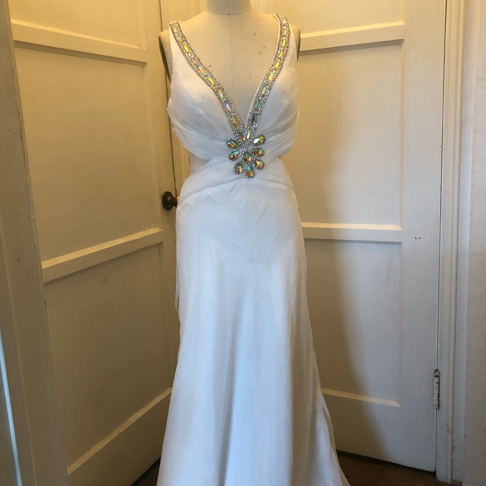 White dress brand new